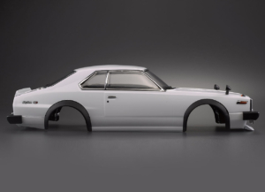 Carrocería Killerbody Nissan Skyline Hardtop 2000 (1977) pintada en blanco 195mm.