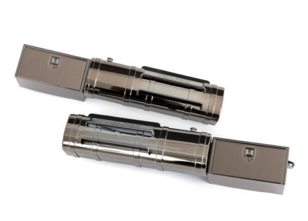 Tanques de combustible (izquierdo y derecho) / soportes de tanque (2) / cajas de herramientas (izquierda y derecha)