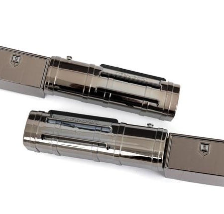 Tanques de combustible (izquierdo y derecho) / soportes de tanque (2) / cajas de herramientas (izquierda y derecha)